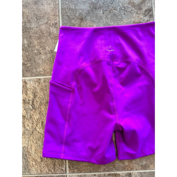 Beyond Yoga Powerbeyond Strive Biker Short Violet Berry Size Medium - Picture 4 of 10